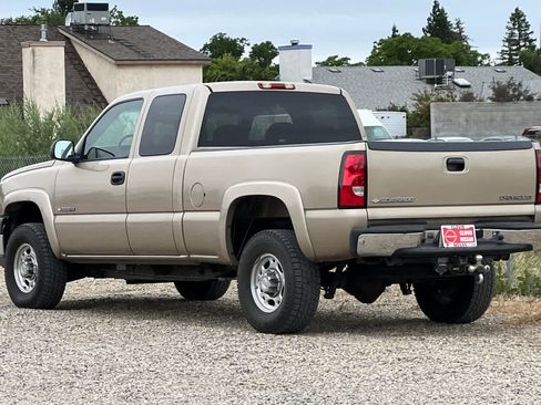 Used 2004 Chevrolet Silverado 2500 LS RWD image 7