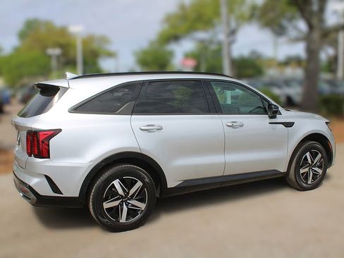 Certified 2021 Kia Sorento S image 6