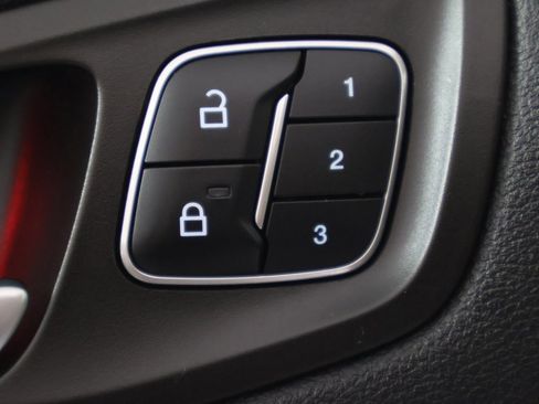 Used 2017 Ford Escape Titanium image 32