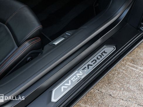 Used 2014 Lamborghini Aventador LP 700-4 image 33