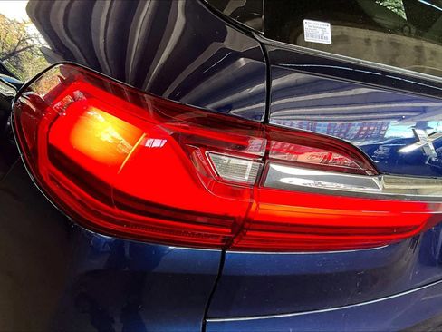 Used 2022 BMW X7 xDrive40i w/ Premium Package image 28