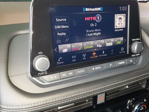 Used 2023 Nissan Rogue SL image 18