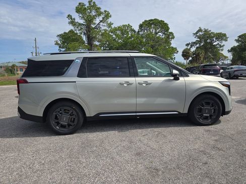 New 2026 Kia Carnival SX FWD image 9