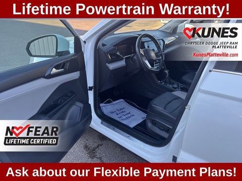 Used 2023 Volkswagen Taos SEL image 18