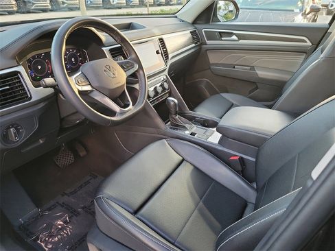 Used 2023 Volkswagen Atlas SE w/ Panoramic Sunroof Package image 13