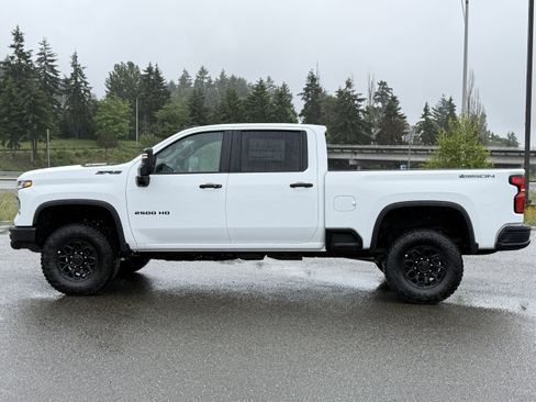 New 2026 Chevrolet Silverado 2500 ZR2 w/ ZR2 Bison Edition AWD/4WD image 2