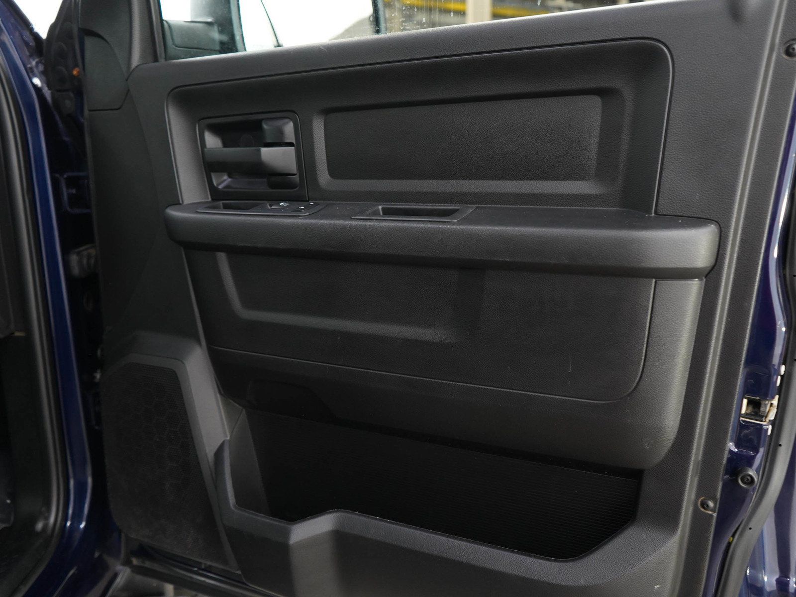 Used 2018 RAM 1500 Express w/ Express Value Package AWD/4WD image 9