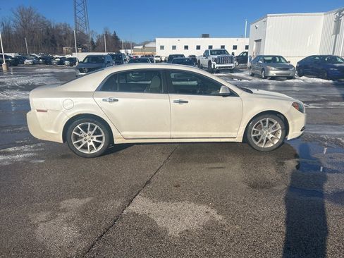 Used 2010 Chevrolet Malibu LTZ image 3