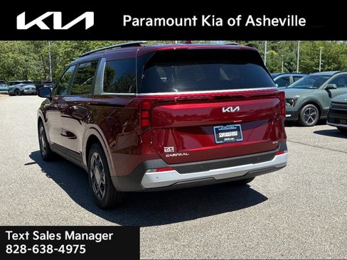 New 2026 Kia Carnival EX image 4