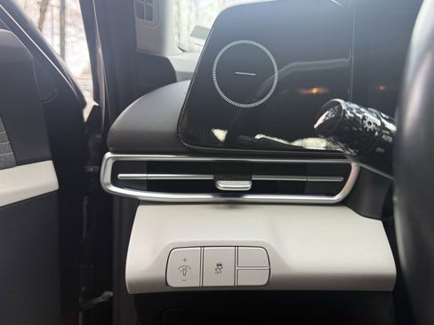 Used 2024 Hyundai Elantra Limited image 27