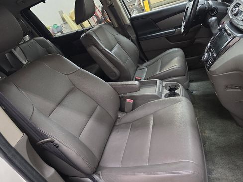 Used 2016 Honda Odyssey Touring Elite image 34