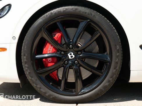 Used 2020 Bentley Continental GT V8 image 9