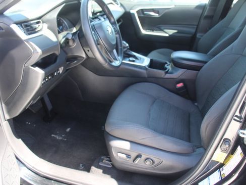 Used 2022 Toyota RAV4 SE w/ Convenience Package AWD/4WD image 11