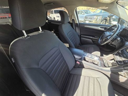 Used 2019 Ford Fusion SE image 10