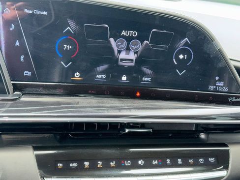 Used 2023 Cadillac Escalade V AWD/4WD image 25