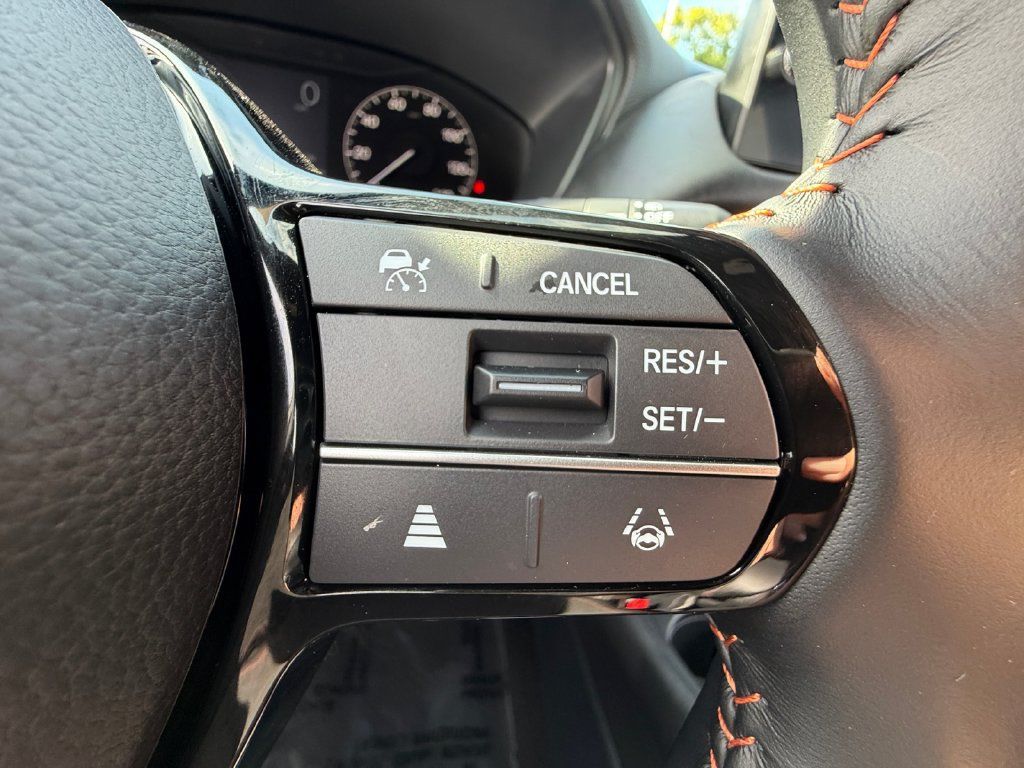 Used 2027 Honda HR-V Sport image 16