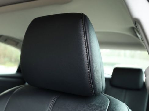 Used 2018 Toyota Avalon XLE Plus image 25