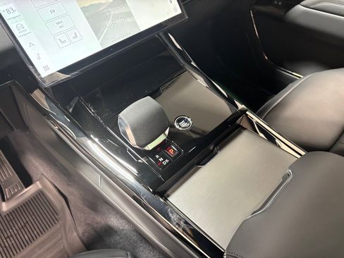 New 2025 Land Rover Range Rover Sport Dynamic SE image 14