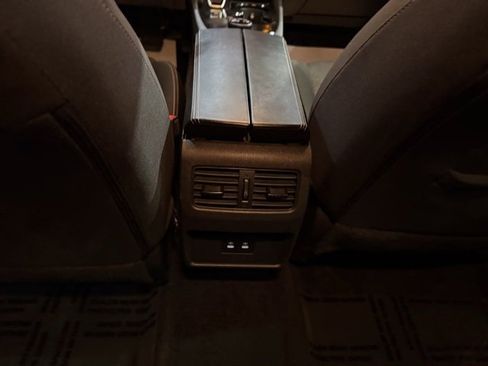 Certified 2025 Nissan Rogue SV image 26