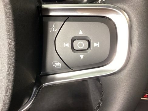 New 2026 Volvo XC40 B5 Ultra w/ Climate Package image 31