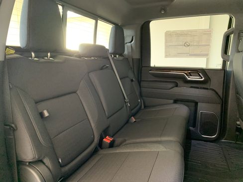 New 2026 GMC Sierra 2500 SLE image 39