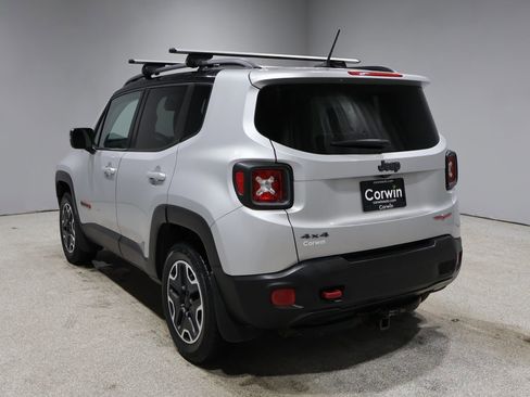 Used 2015 Jeep Renegade Trailhawk image 5