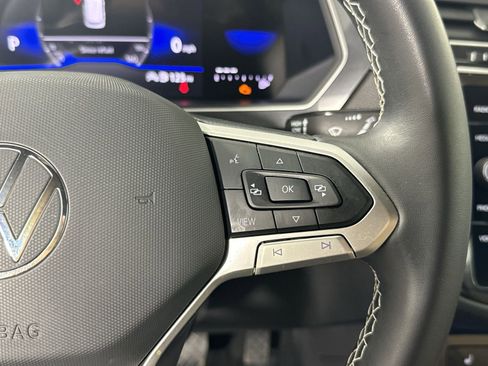 Used 2024 Volkswagen Tiguan SE AWD/4WD image 13