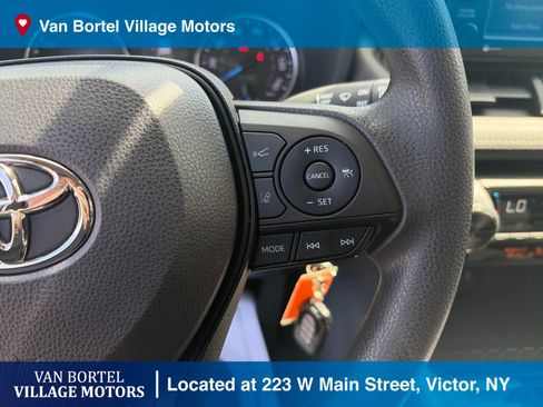 Used 2022 Toyota RAV4 LE AWD/4WD image 17