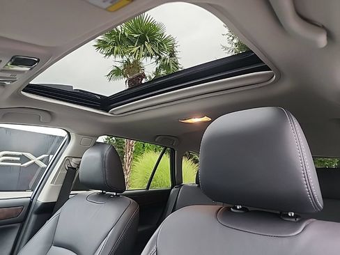Used 2016 Subaru Outback 3.6R Limited AWD/4WD image 13
