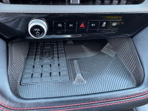 Used 2025 Ford Explorer ST image 29