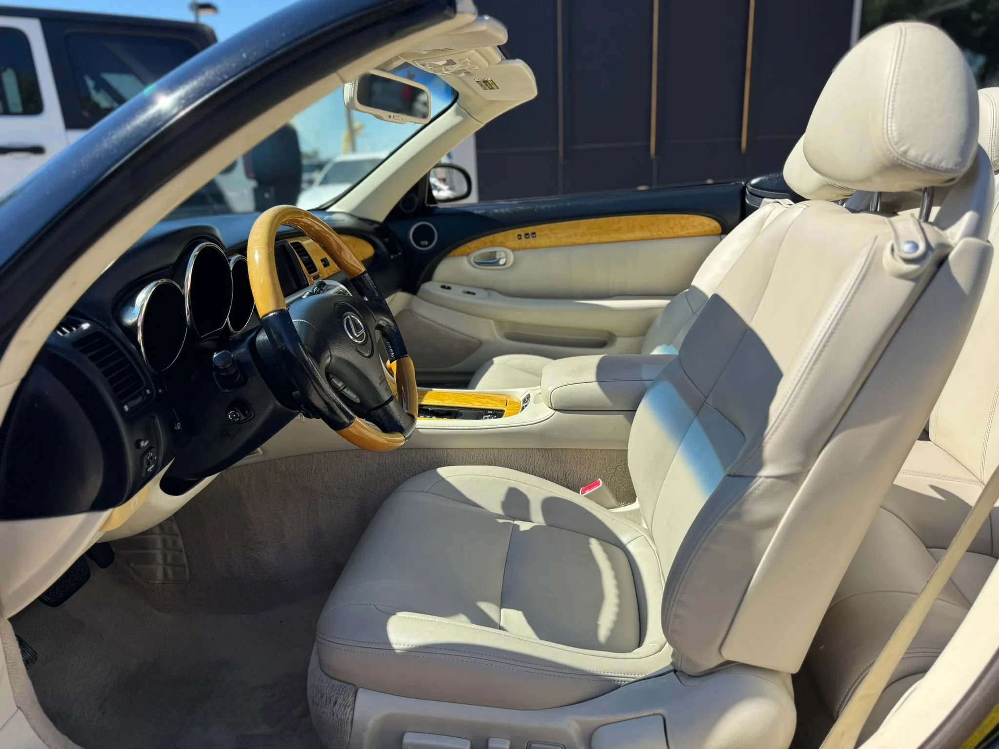 Used 2005 Lexus SC 430 Convertible RWD image 10