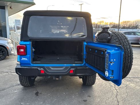 Used 2022 Jeep Wrangler Unlimited Sahara w/ LED Lighting Group image 19