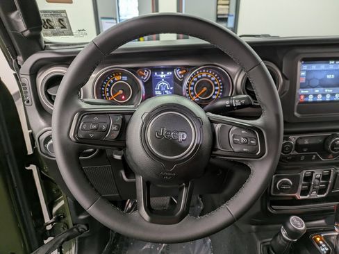 Used 2023 Jeep Wrangler Willys image 20