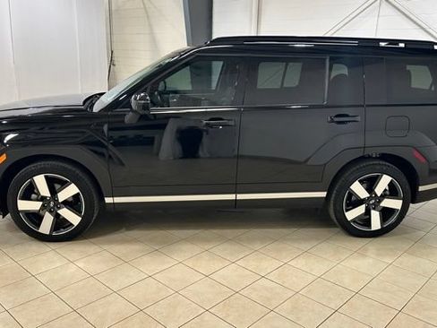 Used 2024 Hyundai Santa Fe Limited AWD/4WD image 2