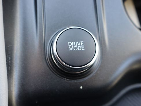 Used 2025 Ford Explorer Active w/ Active Comfort Package image 27