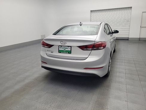 Used 2017 Hyundai Elantra SE image 7