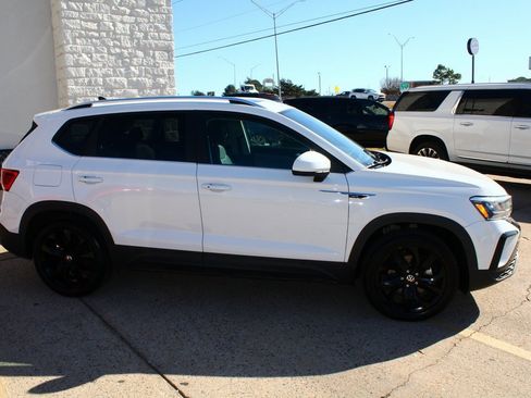 Used 2023 Volkswagen Taos SE image 7