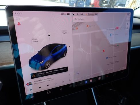 Used 2021 Tesla Model Y Long Range AWD/4WD image 19