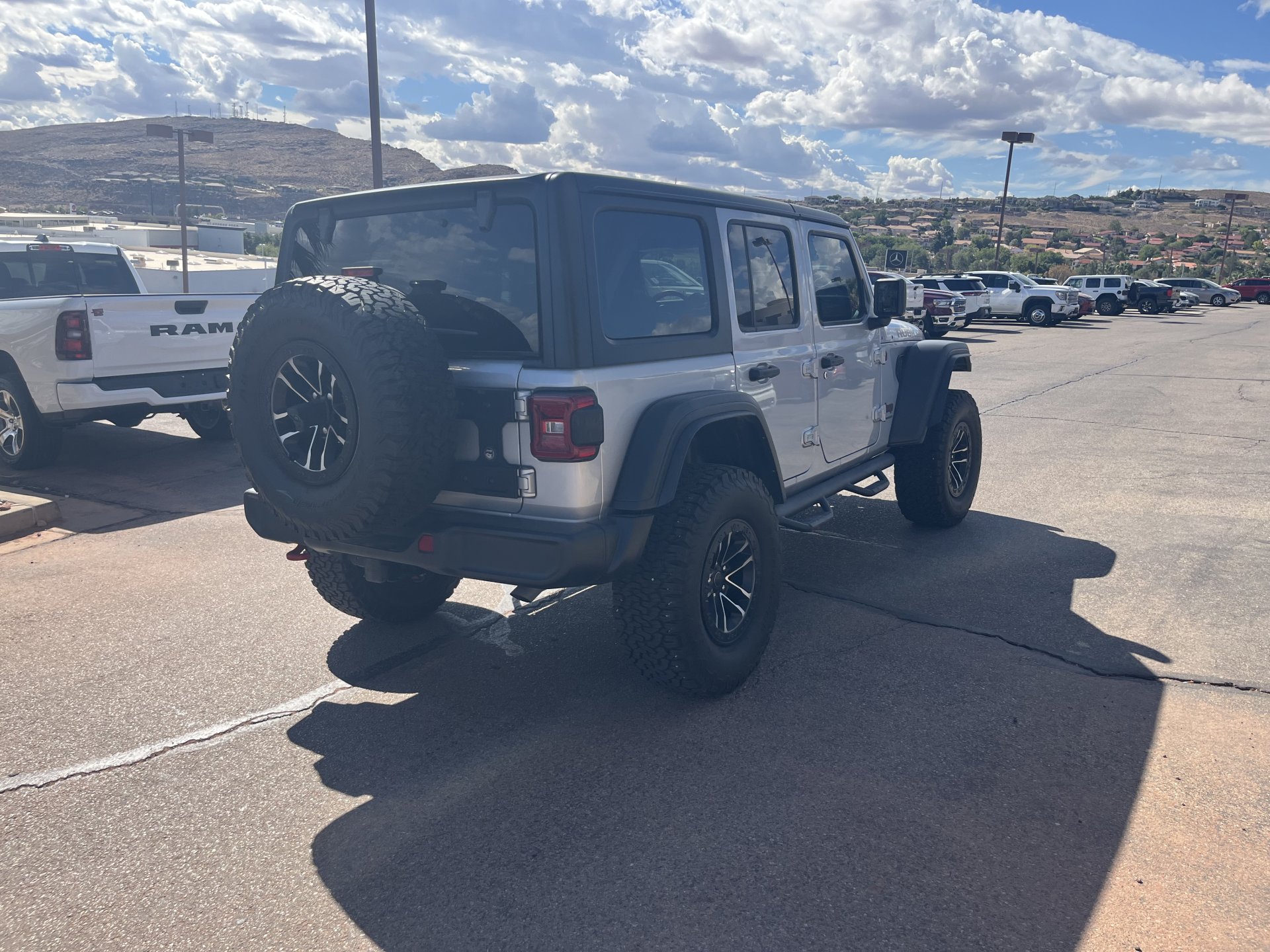 Certified 2024 Jeep Wrangler Unlimited Rubicon w/ XTREMEE 35" Tire Package AWD/4WD image 2