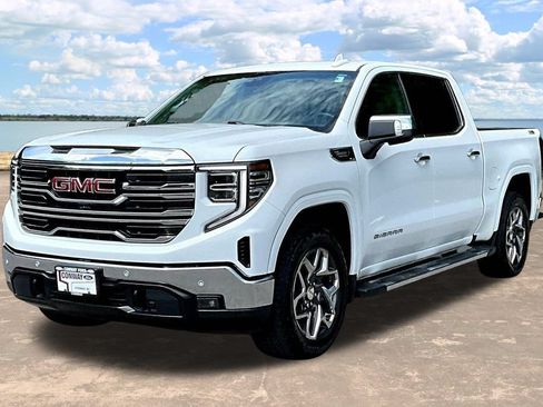 Used 2024 GMC Sierra 1500 SLT w/ SLT Premium Plus Package AWD/4WD image 4