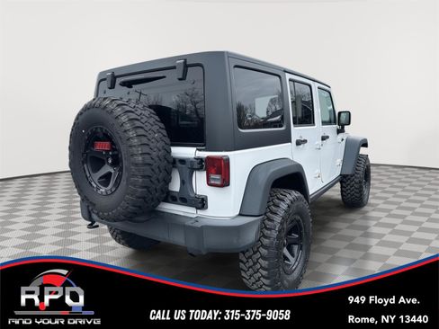 Used 2016 Jeep Wrangler Unlimited Rubicon w/ Connectivity Group image 5