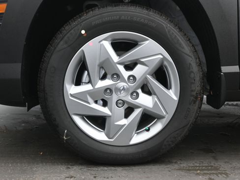 Certified 2026 Hyundai Kona SE image 9