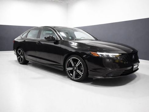 Used 2023 Honda Accord Sport image 7