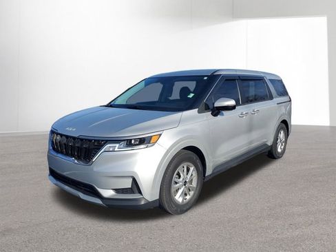 Used 2022 Kia Carnival LX image 11