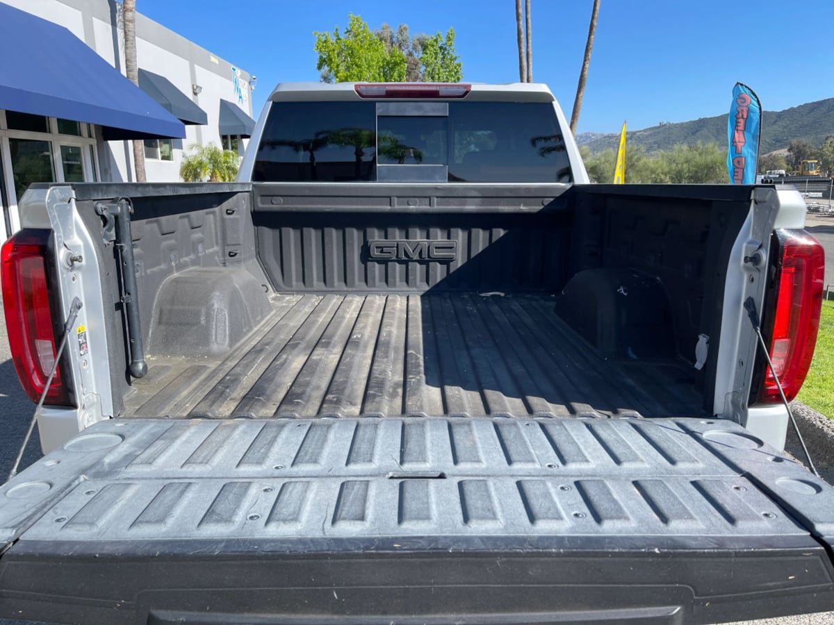 Used 2019 GMC Sierra 1500 SLT w/ SLT Premium Plus Package AWD/4WD image 10