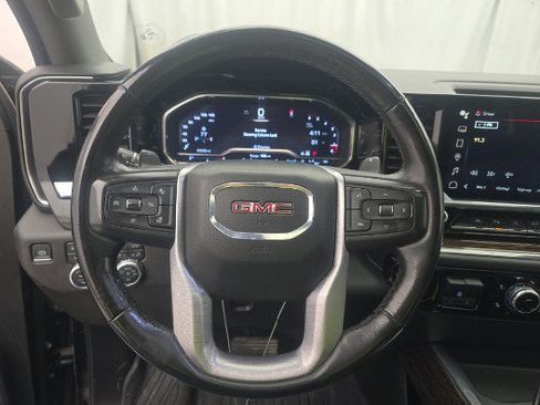 Used 2024 GMC Sierra 1500 Elevation w/ Elevation Premium Package AWD/4WD image 11