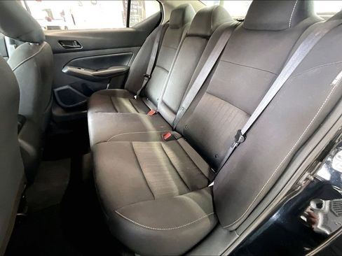 Used 2025 Nissan Altima 2.5 SV FWD image 14