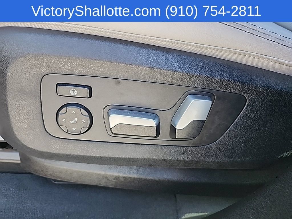 Used 2025 BMW X5 sDrive40i w/ Premium Package RWD image 23