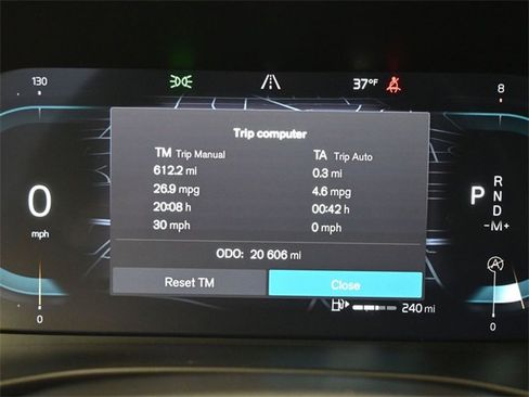 Used 2023 Volvo XC40 B5 Plus w/ Protection Package Premier image 25