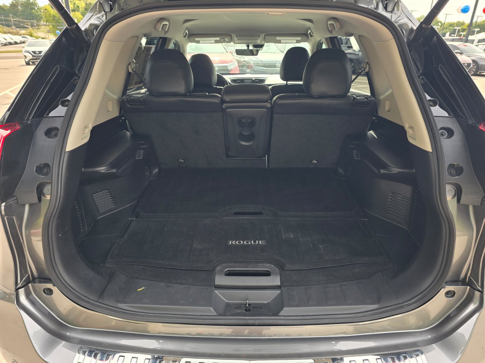 Used 2020 Nissan Rogue SV w/ Premium Package FWD image 26